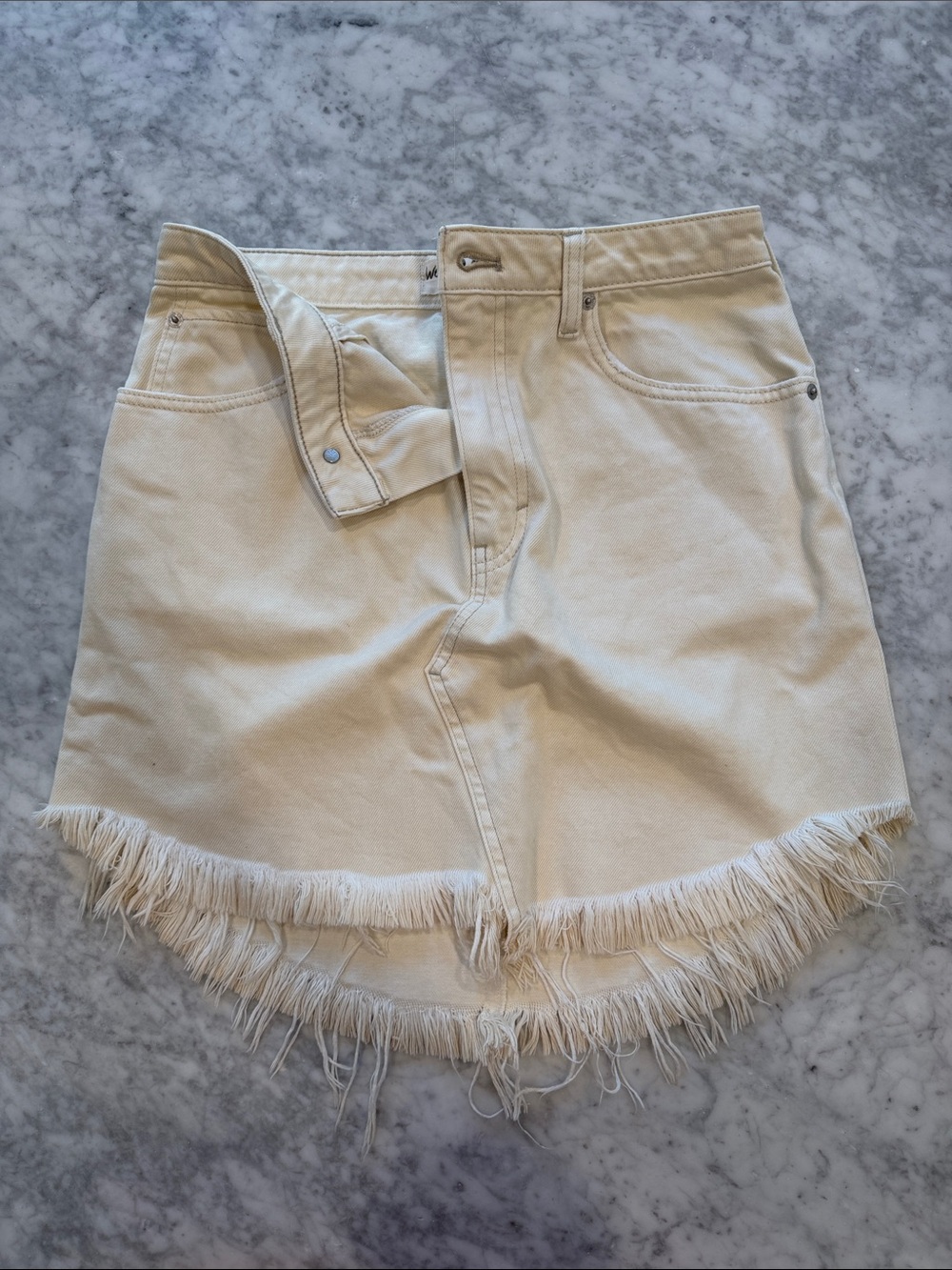 We The Free Frayed Hem High-Waist Cotton Shorts — Cream (fits like a 28/29)